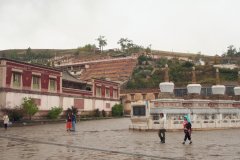 15-Stupa's near entrance